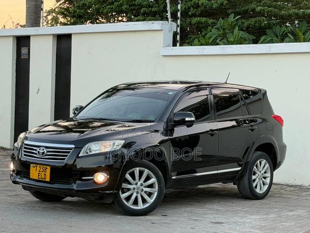 Toyota Vanguard 2011 Black