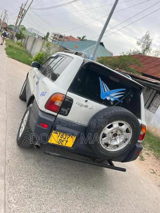Toyota RAV4 1999 Silver