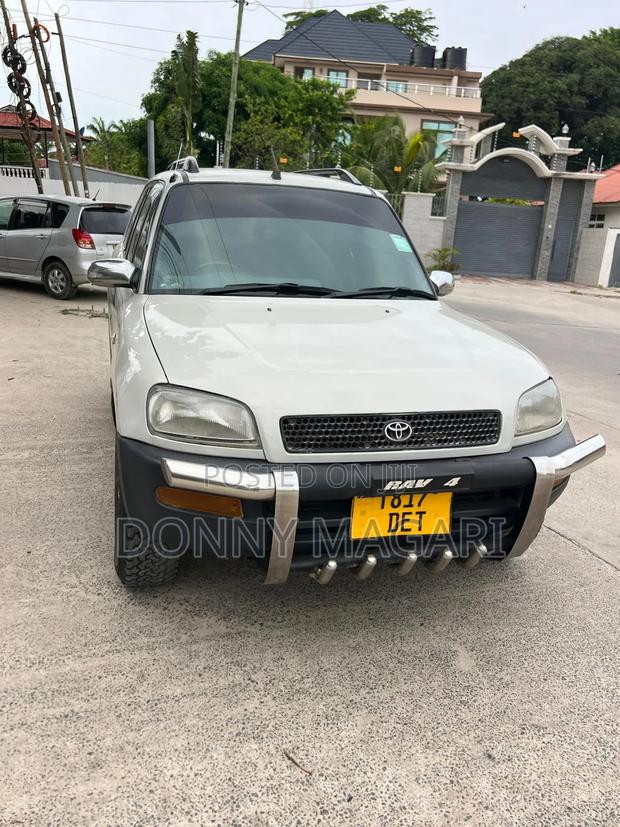 Toyota RAV4 1999 Silver