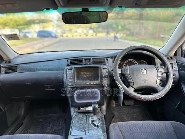 Toyota Crown Royale 2005 Black