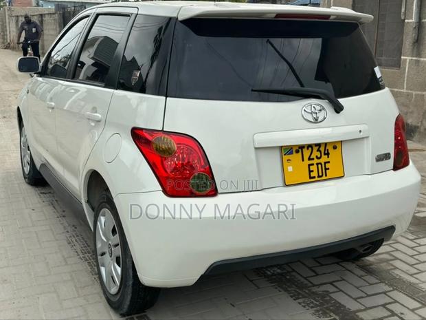 Toyota IST 2005 White