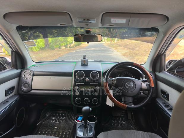 Mazda Verisa 2010 White