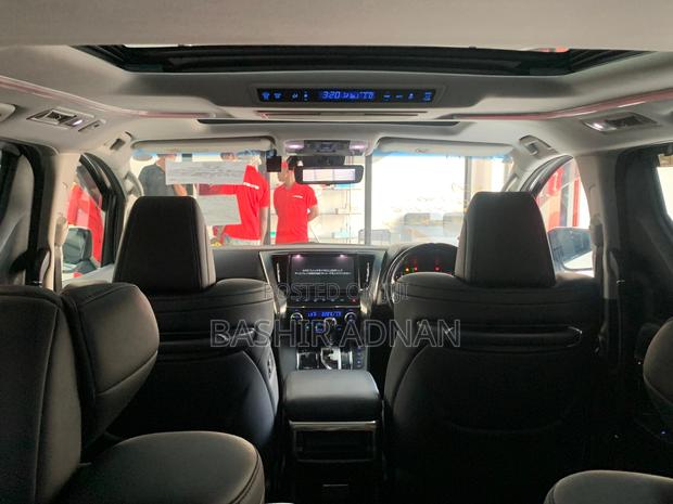 Toyota Alphard 2.5 Petrol FWD 2019 White