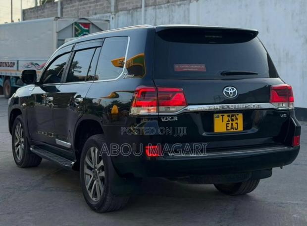Toyota Land Cruiser 4.5 V8 VXR 2010 Black