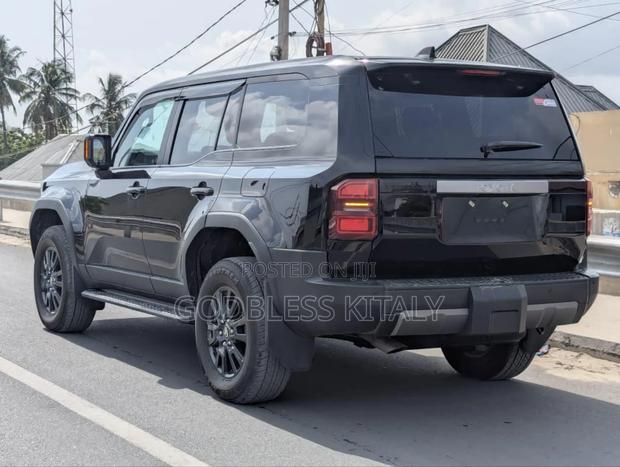 Toyota Land Cruiser Prado 2025 Black