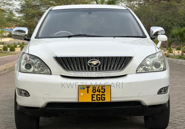 Toyota Harrier 2004 White