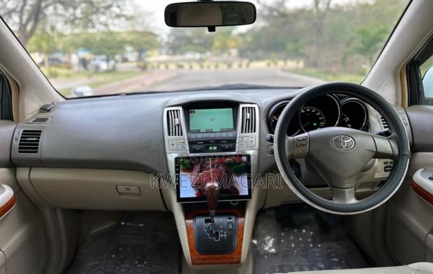 Toyota Harrier 2004 White
