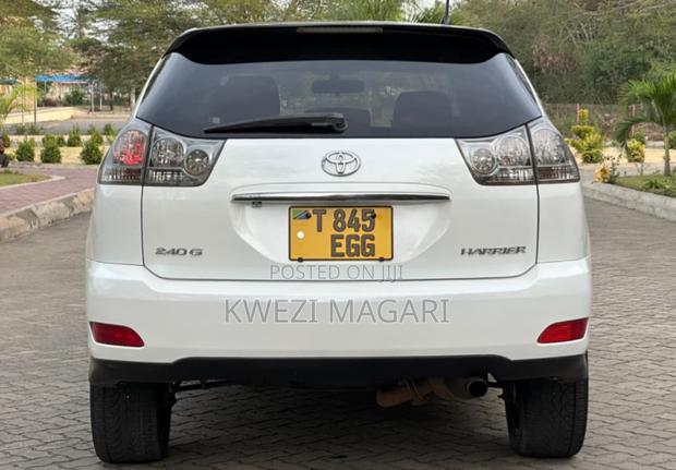 Toyota Harrier 2004 White