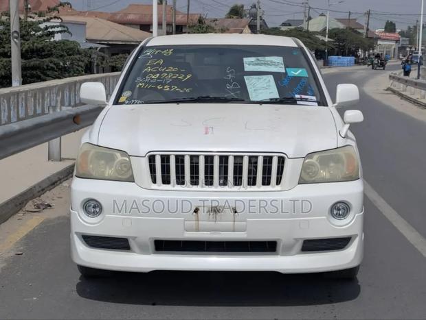 Toyota Kluger 2003 White