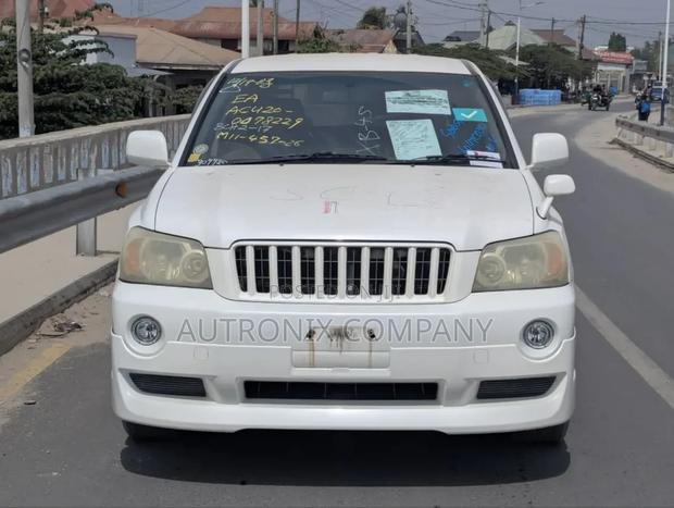 Toyota Kluger 2003 White