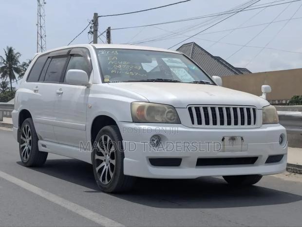Toyota Kluger 2003 White