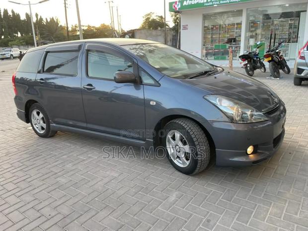Toyota Wish 2006 Gray