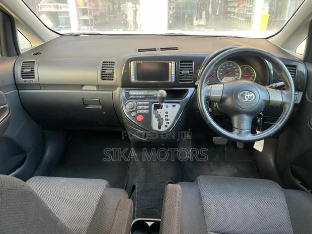 Toyota Wish 2006 Gray