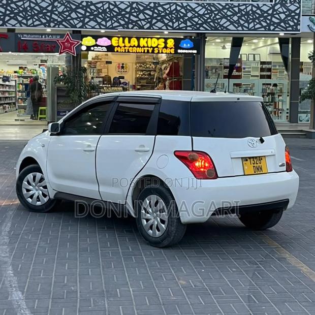 Toyota IST 2005 White