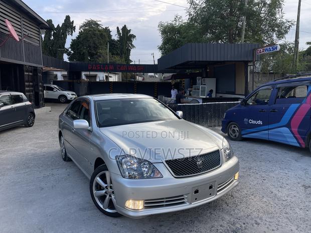 Toyota Crown 2004 Silver