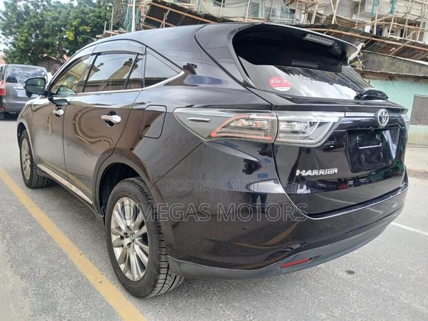 Toyota Harrier 2.0 2015 Black