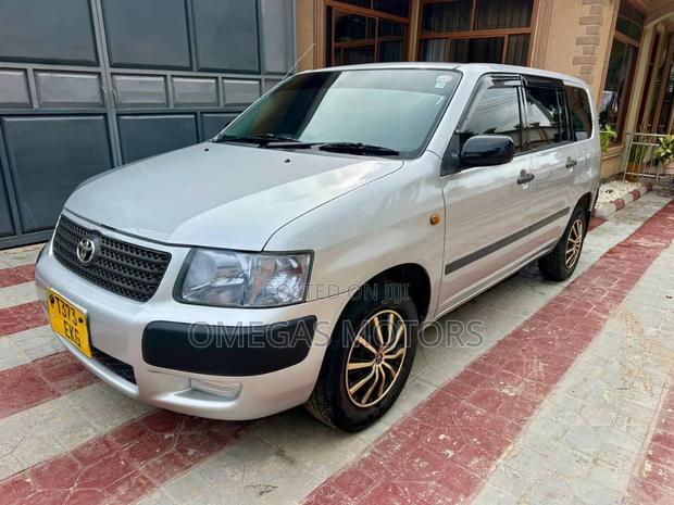 Toyota Succeed 2005 Silver