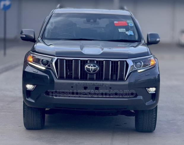 Toyota Land Cruiser Prado 2022 Gray