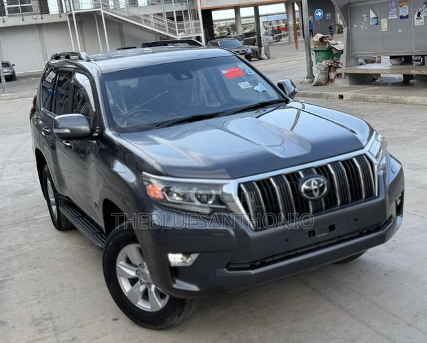 Toyota Land Cruiser Prado 2022 Gray