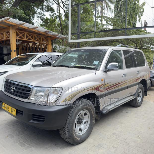 Toyota Land Cruiser 2002 Beige