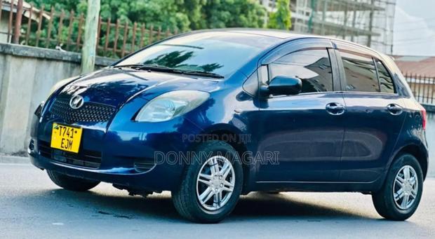 Toyota Vitz 2005 Blue