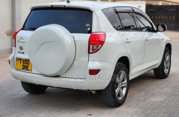 Toyota RAV4 2008 White