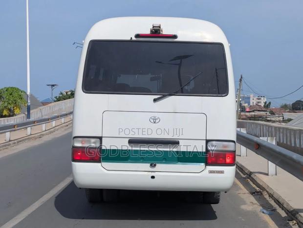 Toyota Coaster 2005 White