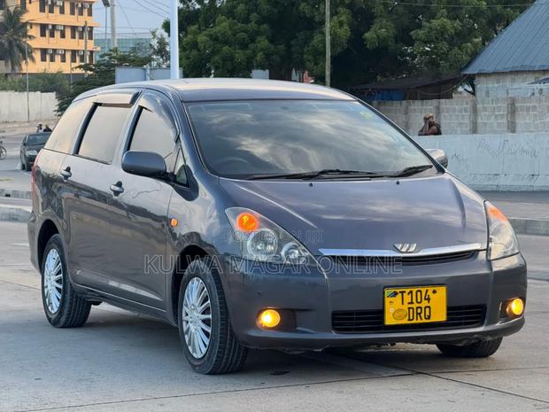 Toyota Wish 2005 Gray