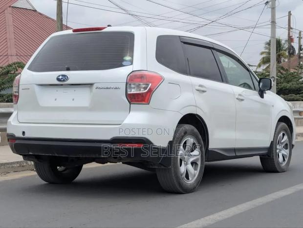 Subaru Forester 2.0XT Premium 4dr SUV AWD (2.0L 4cyl Turbo CVT) 2014 White