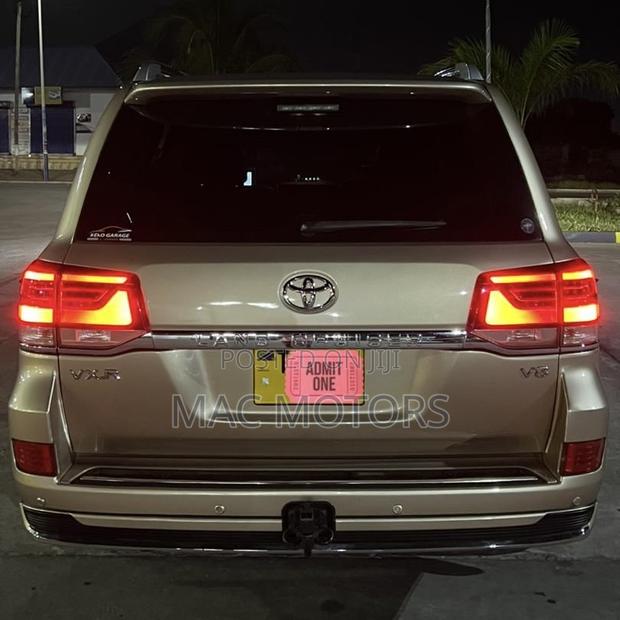 Toyota Land Cruiser 4.5 V8 VXR 2016 Gold