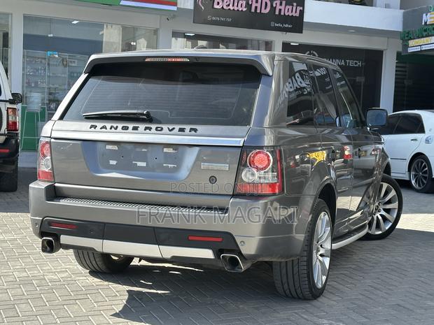 Land Rover Range Rover Sport 2010 Gray