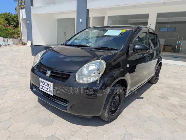 Toyota Passo 2011 Black