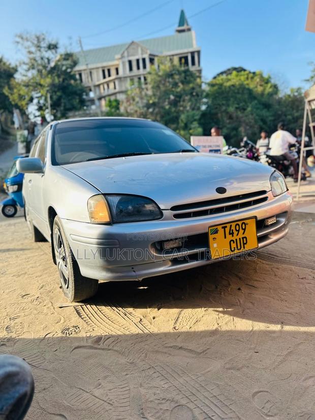 Toyota Starlet 2000 Silver
