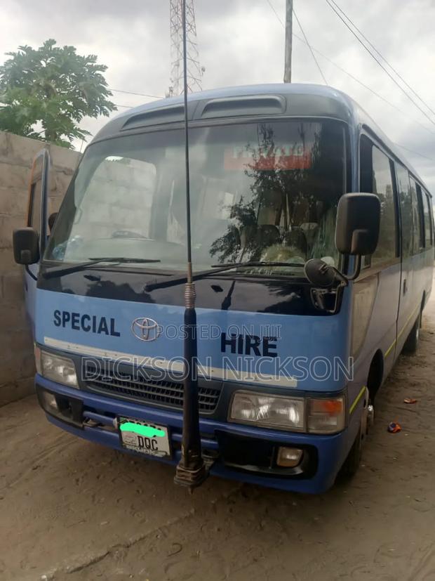 Toyota Coaster 2004 Blue