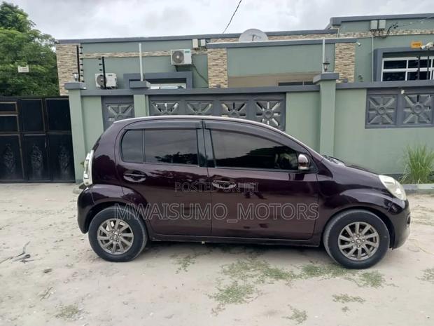 Toyota Passo 2011 Black