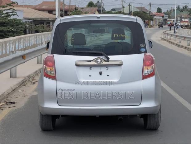 Toyota Ractis 1.5 AWD 2009 White