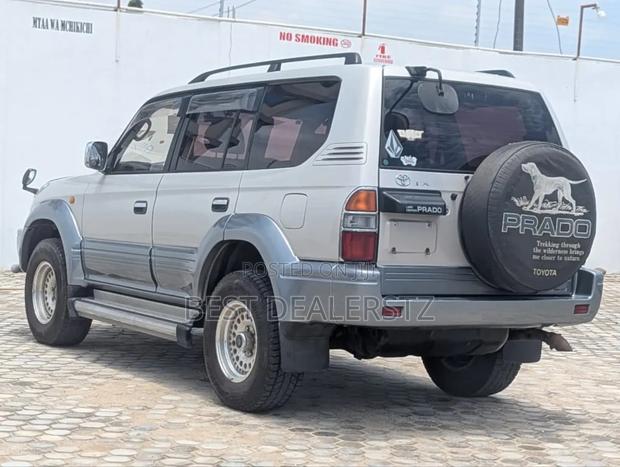 Toyota Land Cruiser Prado 2.7 16V 3dr 1998 Silver