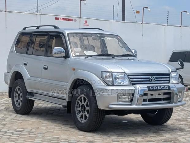 Toyota Land Cruiser Prado 4.0 Petrol GX-R 2002 White