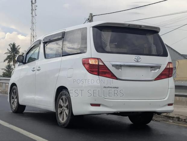 Toyota Alphard 2.4 Petrol AWD 2010 White