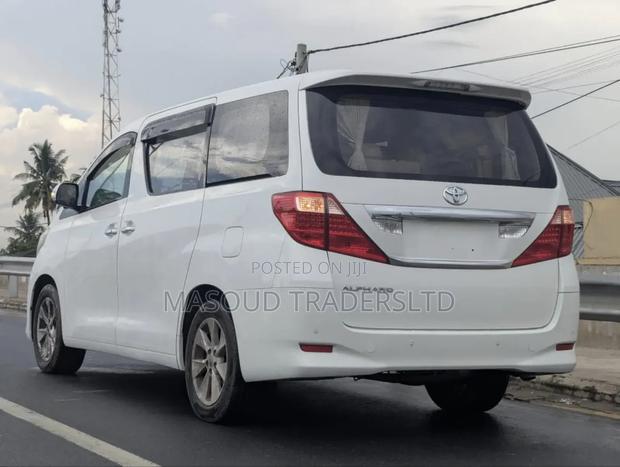 Toyota Alphard 2.4 Petrol AWD 2010 White