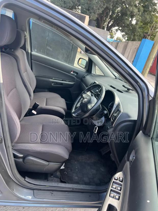 Toyota Wish 2006 Gray
