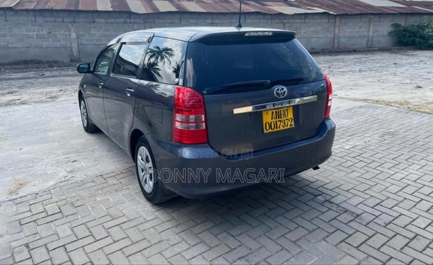 Toyota Wish 2006 Gray