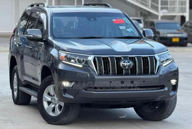Toyota Land Cruiser Prado 2.8 2022 Burgundy