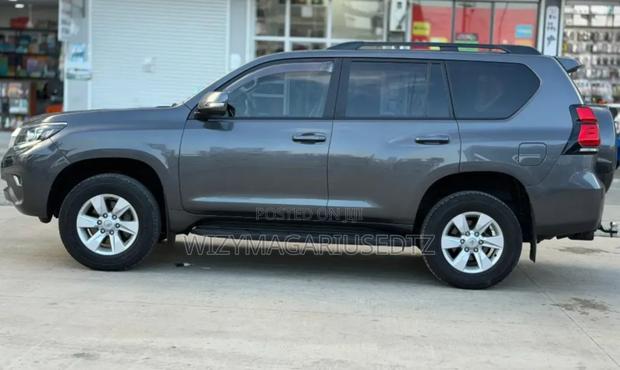 Toyota Land Cruiser Prado 2.8 2022 Burgundy