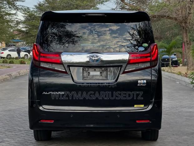 Toyota Alphard 2017 Purple