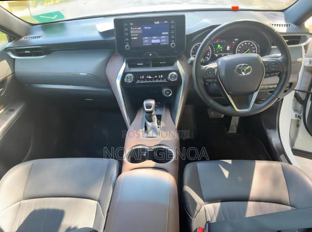 Toyota Harrier 2022 White