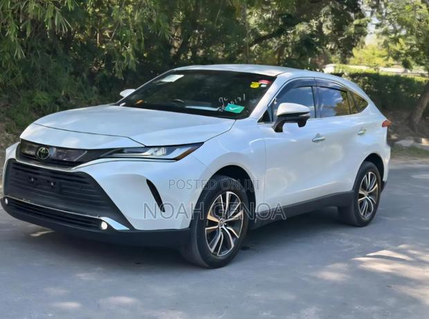 Toyota Harrier 2022 White