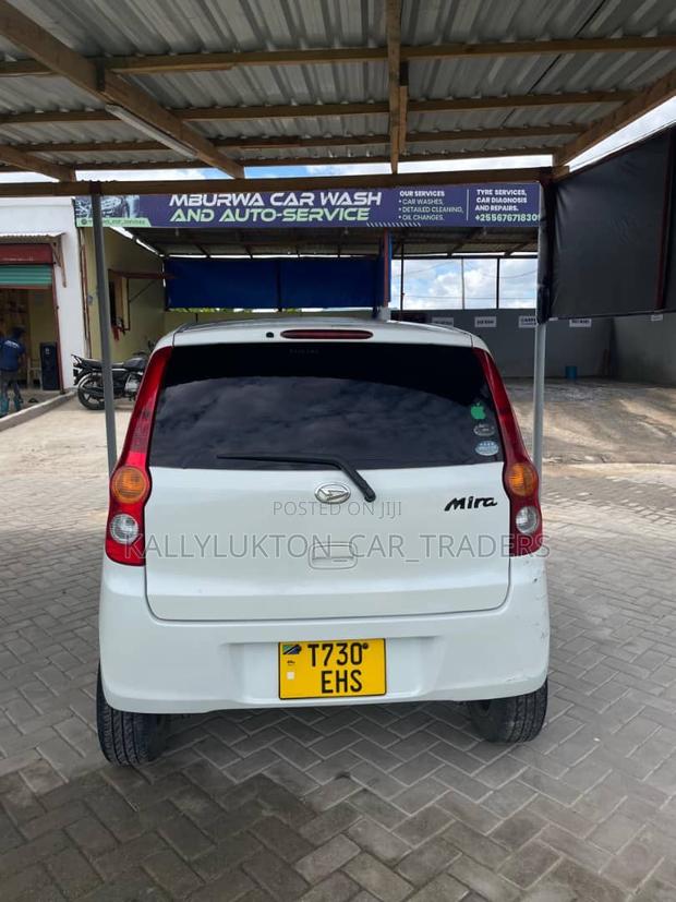 Daihatsu Mira 2008 White