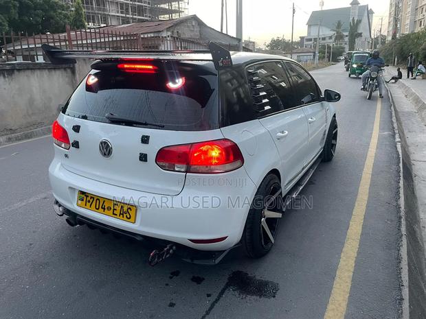 Volkswagen Golf 2010 White