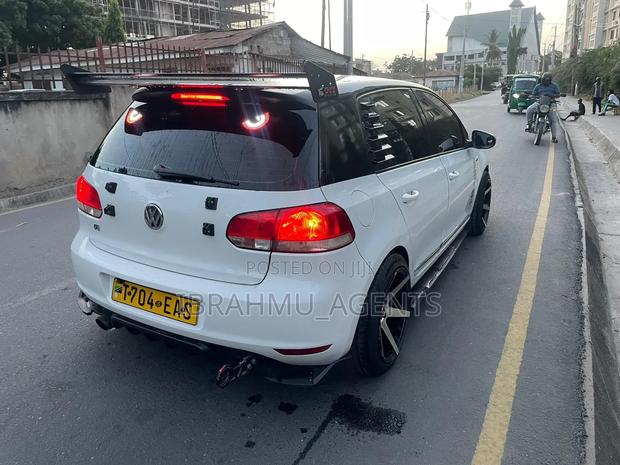 Volkswagen Golf 2010 White